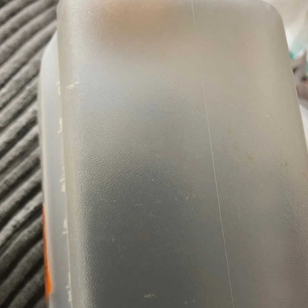 Translucent Plastic Bath Bottle with Cream Screw Cap